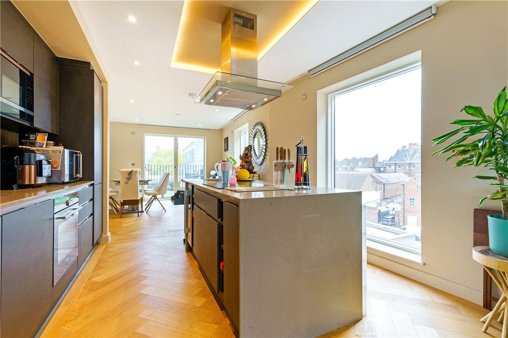 Property photo 3 of 18 Picture No. 17