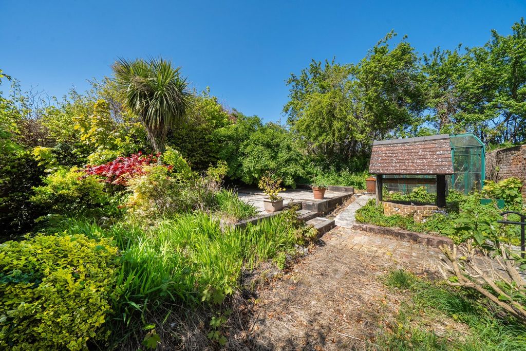 Property photo 2 of 17 Picture No. 37
