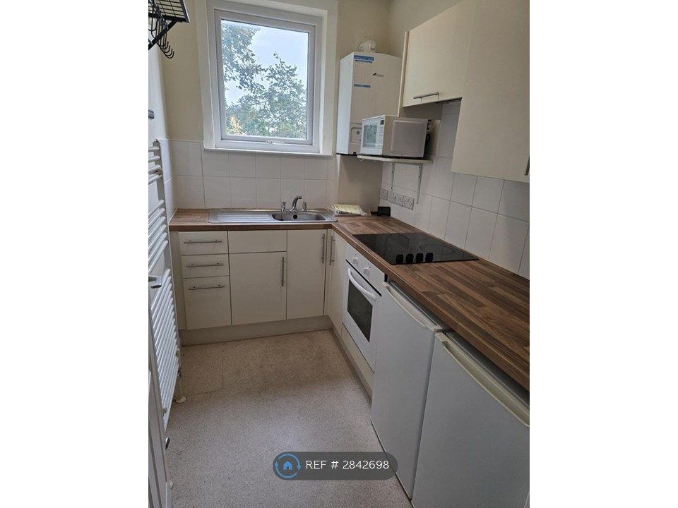 Property photo 1 of 8 Kitchen