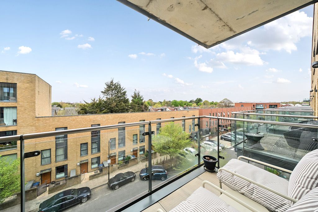 Property photo 3 of 18 1440762-8-69d9223...