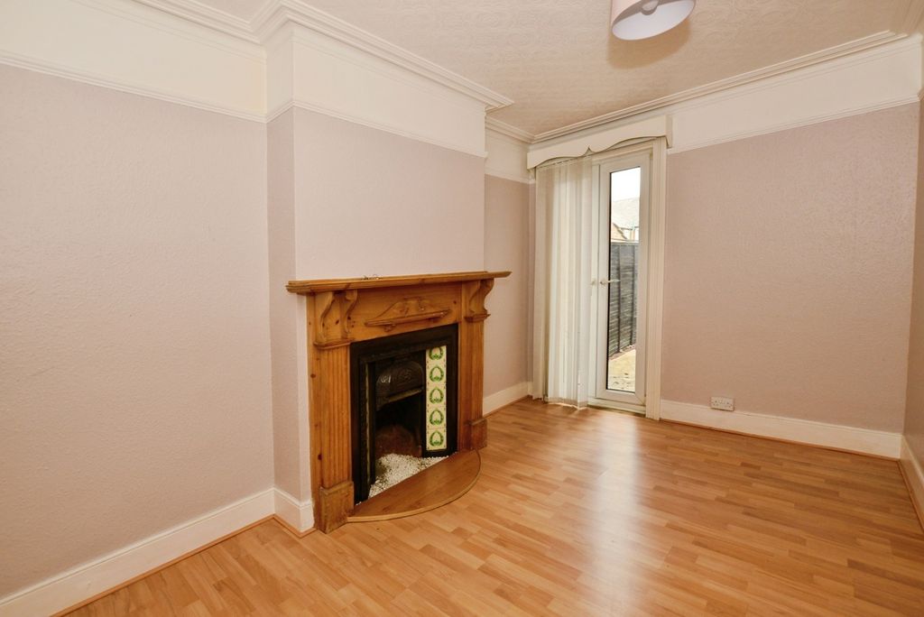 Property photo 2 of 17 Dining Room