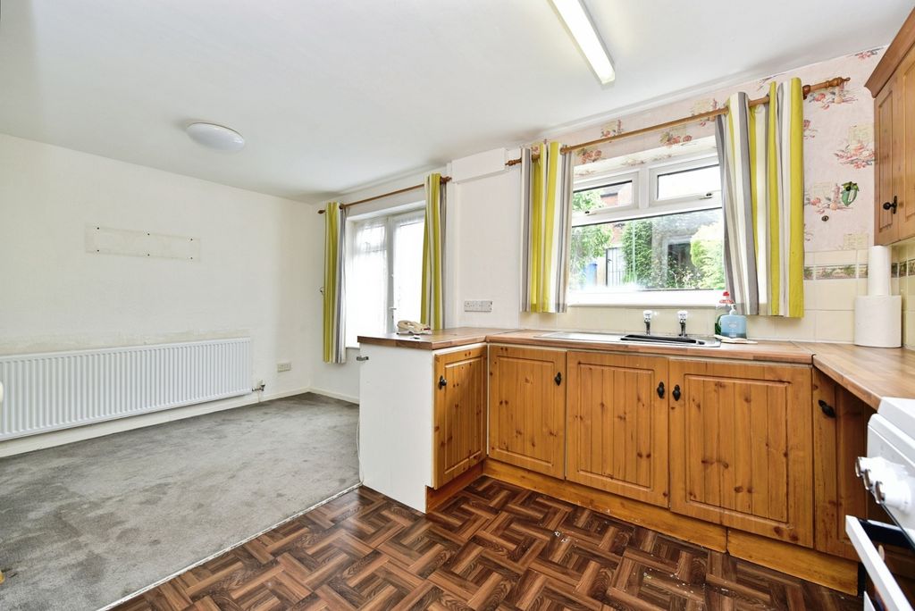 Property photo 2 of 17 Photo