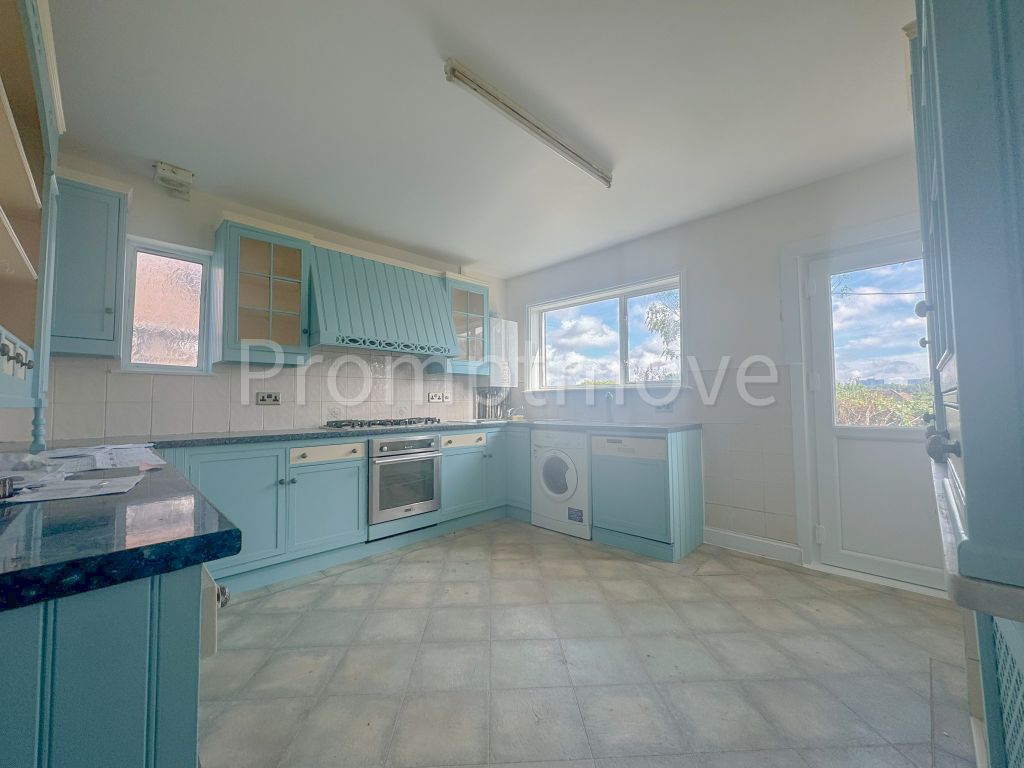 Property photo 2 of 8 Na