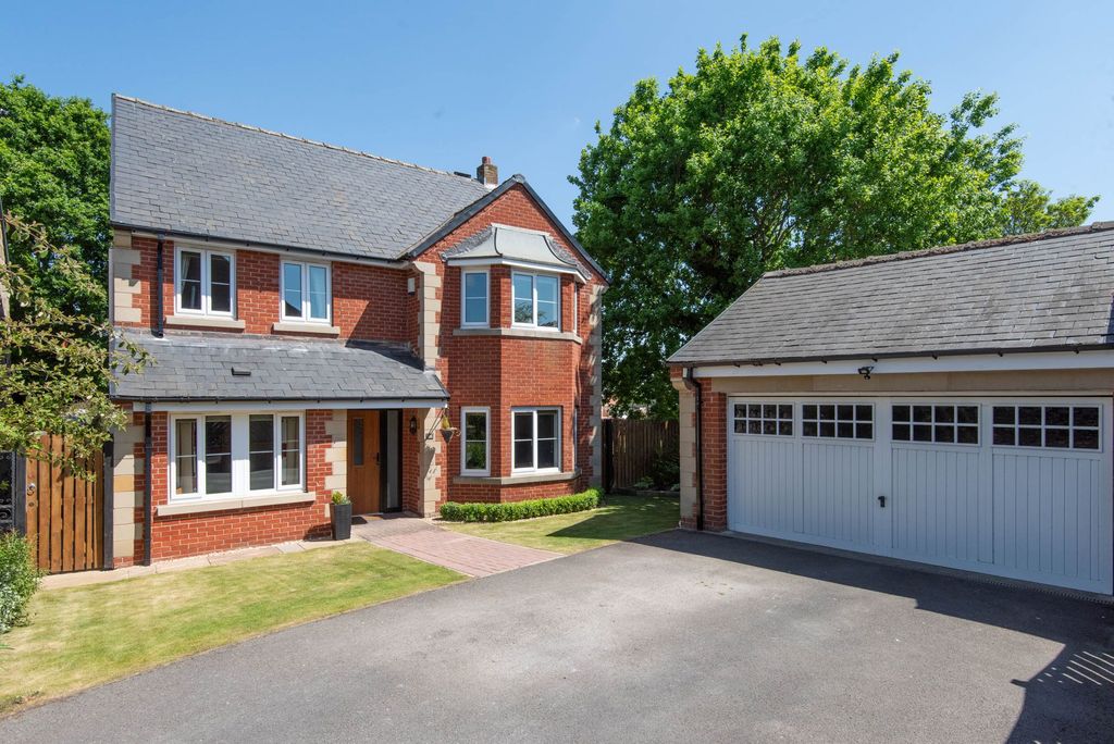 Property photo 1 of 32