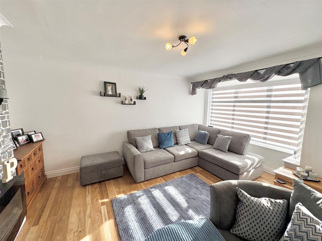 Property photo 3 of 12 Lounge 2.Jpg