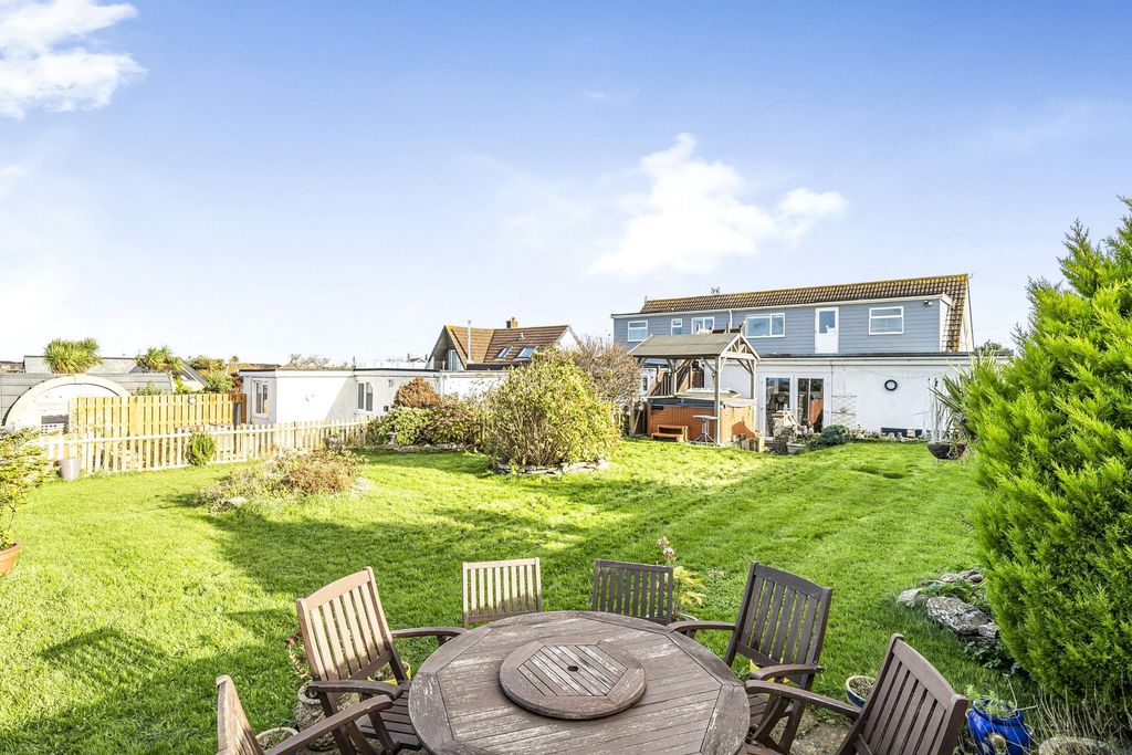 Property photo 3 of 18 Picture No. 04