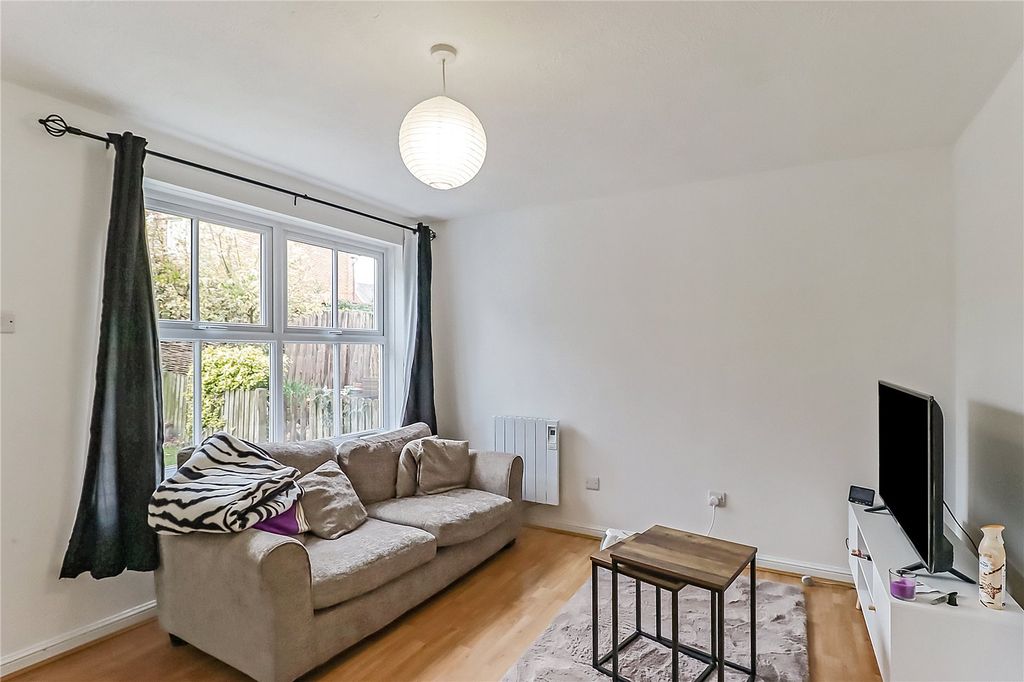 Property photo 3 of 5 Picture No. 12