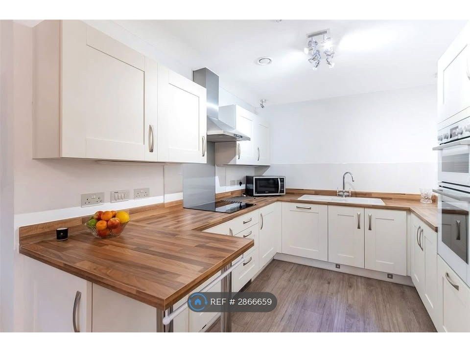 Property photo 3 of 6