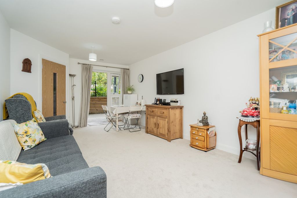 Property photo 2 of 17