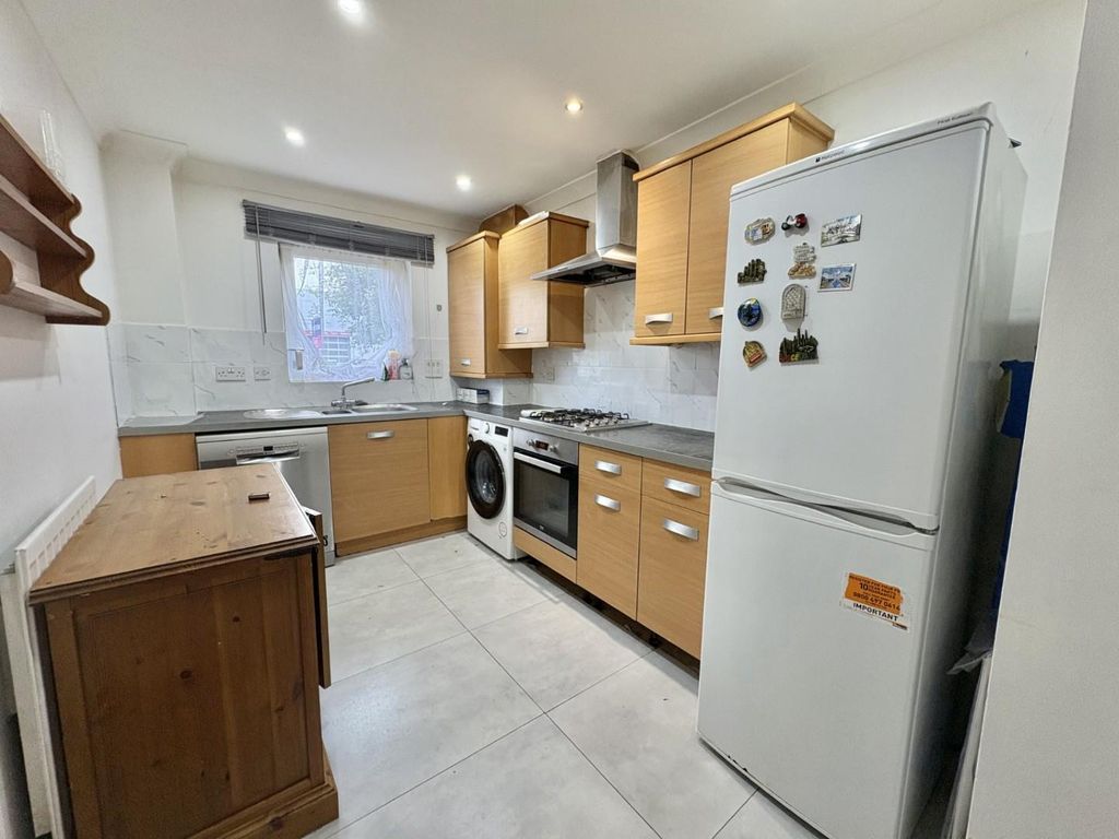 Property photo 2 of 8 Kitchen.Jpg