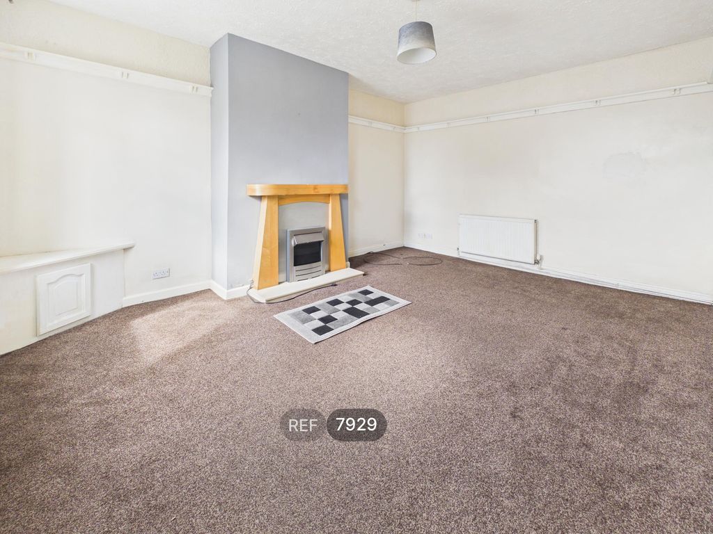 Property photo 3 of 12 Living Room