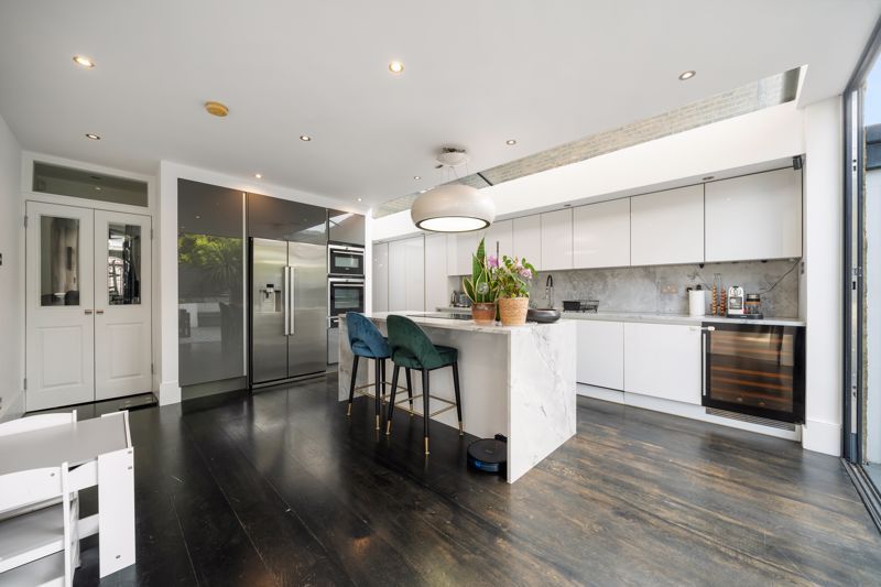 Property photo 1 of 12 Kitchen