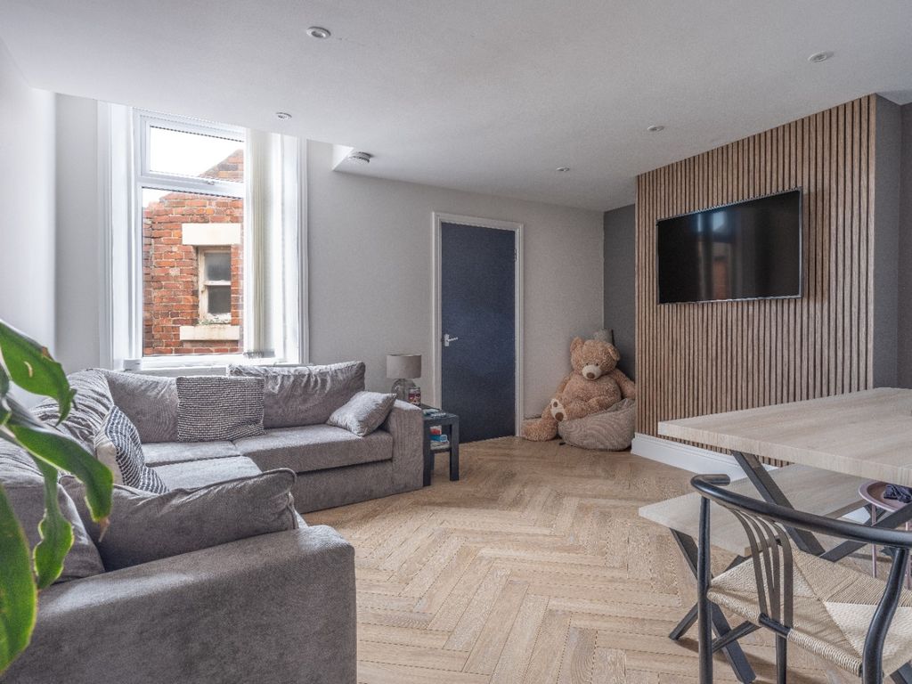 Property photo 1 of 13 3299940