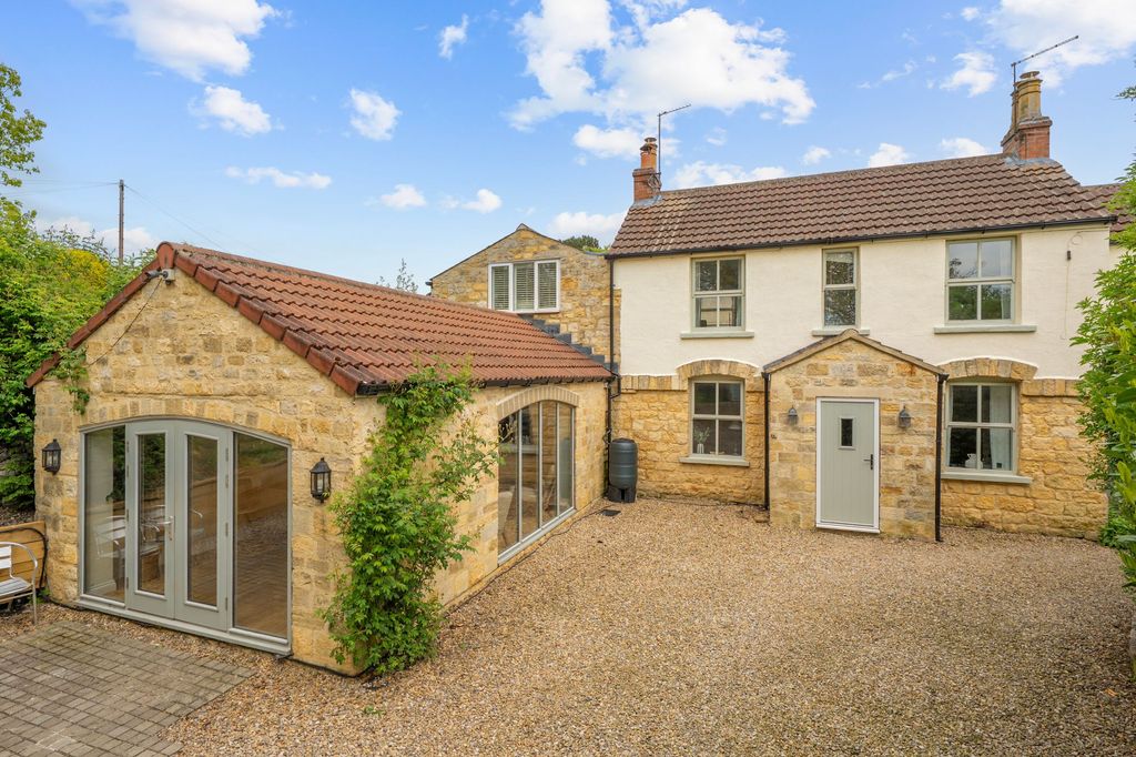 Property photo 1 of 40