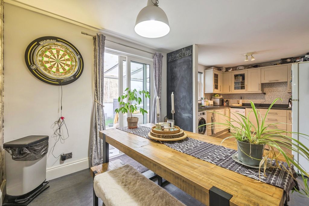 Property photo 2 of 21 Kitchen/Dining Room