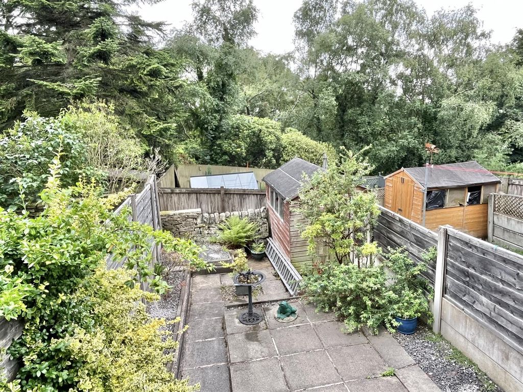 Property photo 2 of 12 Gradens