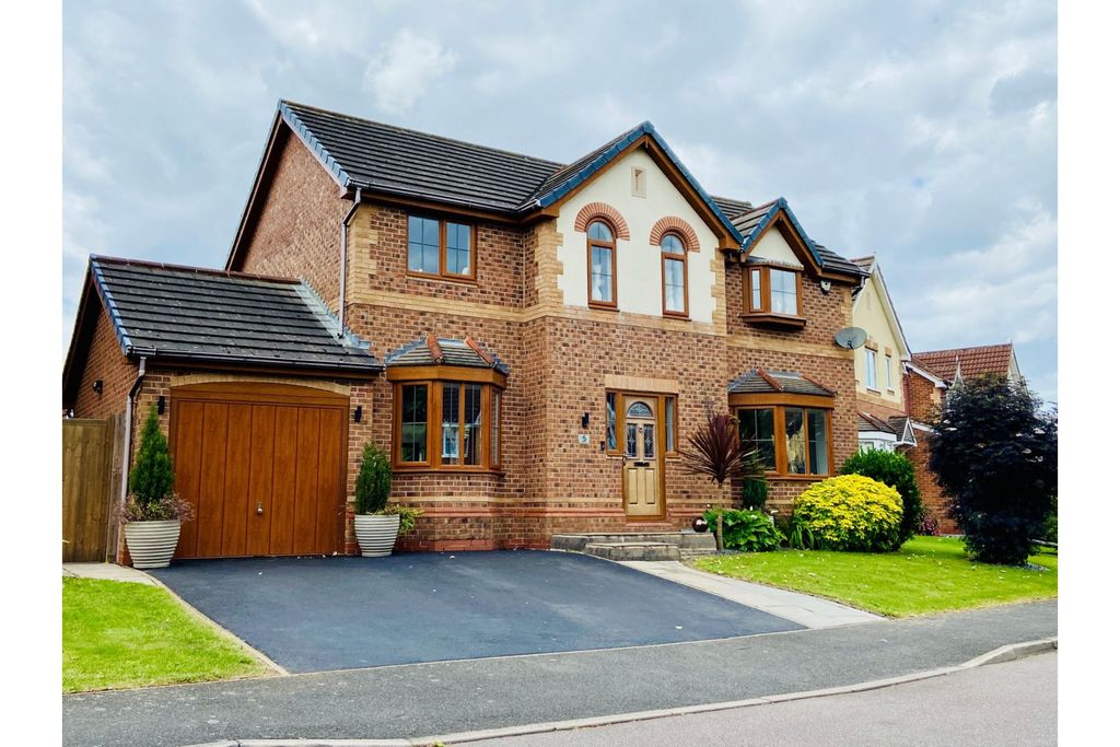 Property photo 1 of 40