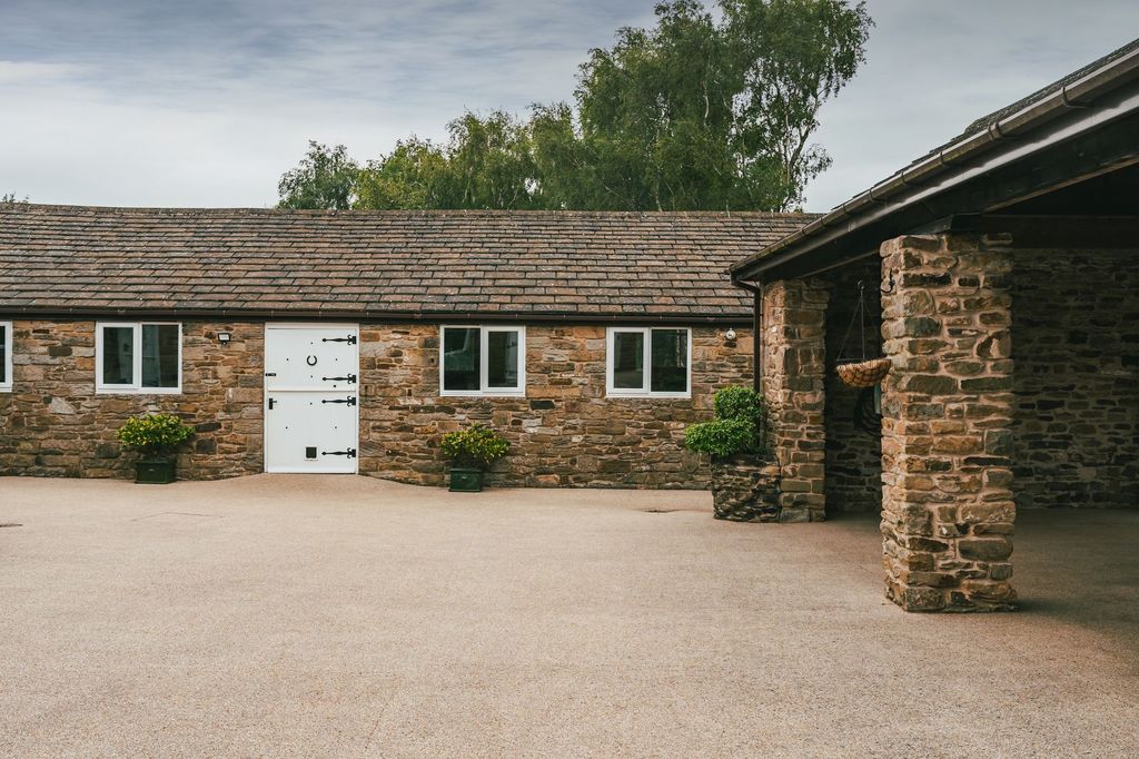 Property photo 3 of 26 Stable Block