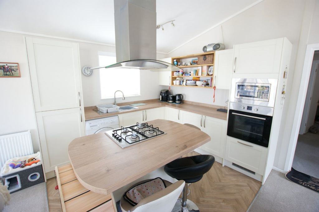 Property photo 2 of 10 Picture No. 03