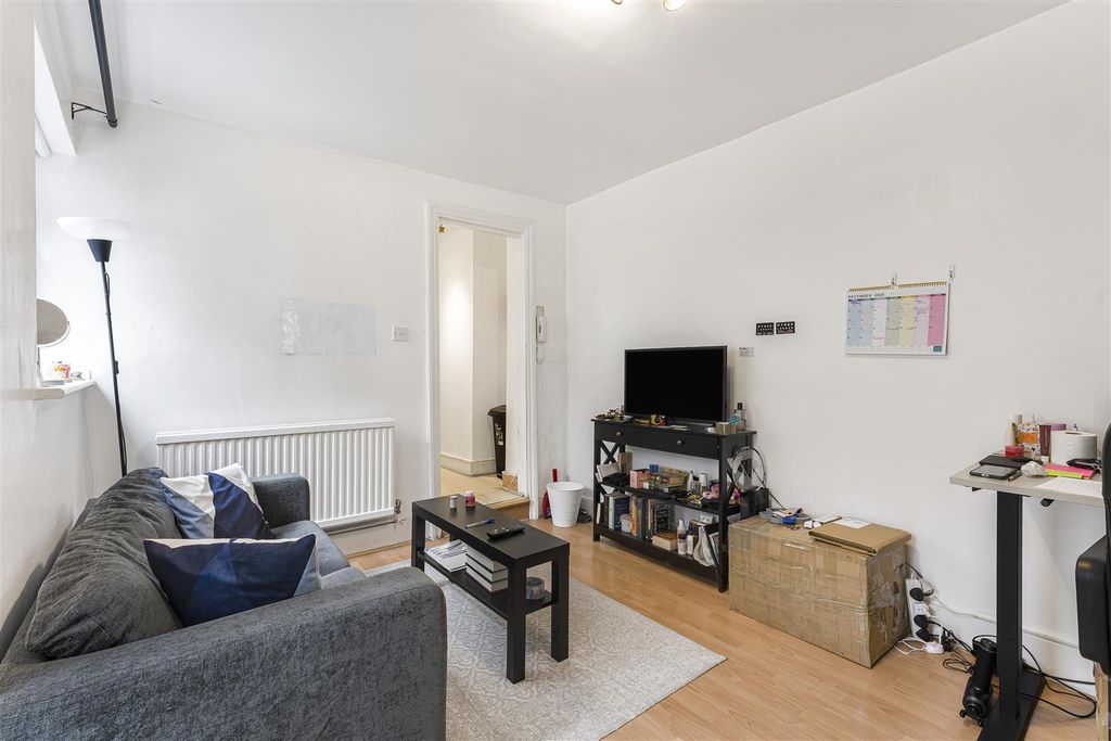 Property photo 2 of 8 Mnh00143.Jpg