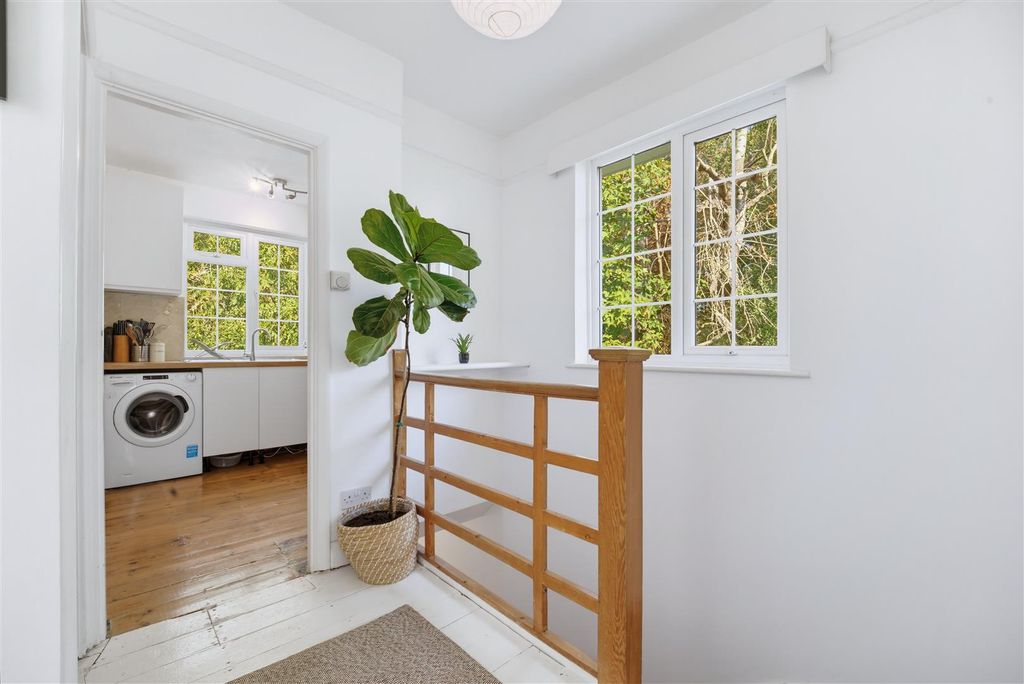 Property photo 3 of 11 9 Glebe Landing.Jpg