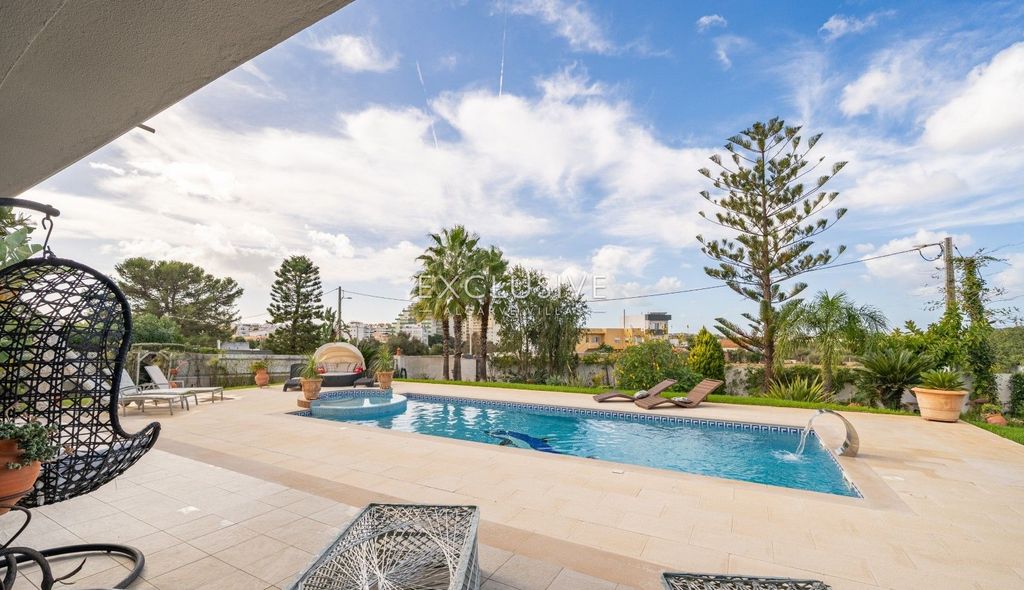 Property photo 3 of 27