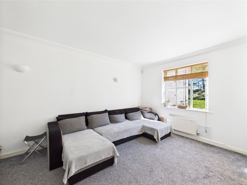 Property photo 2 of 14 Picture No. 16