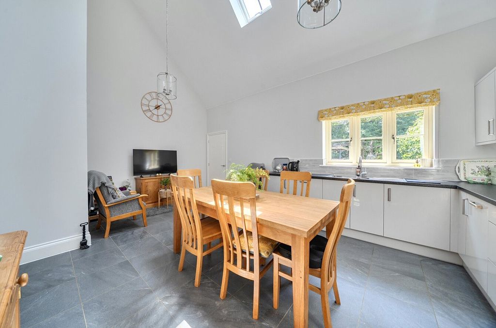 Property photo 3 of 16 Kitchen/Dining Room
