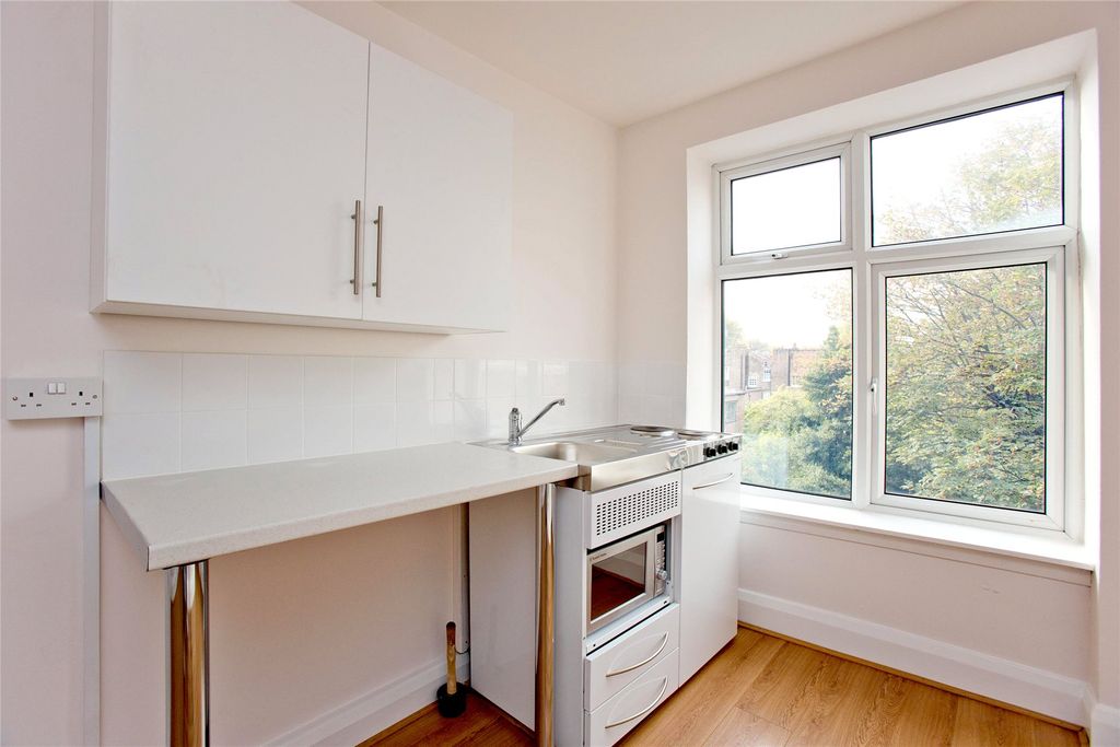 Property photo 3 of 8 Picture No. 07