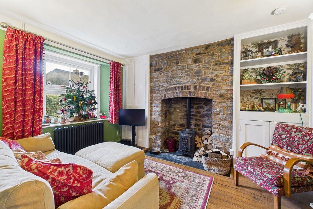 Property photo 3 of 25