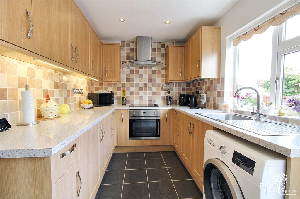 Property photo 2 of 14 Picture No. 13