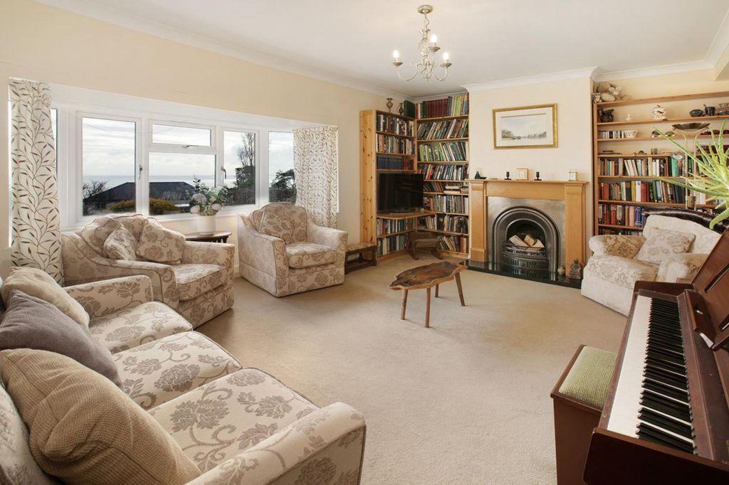 Property photo 3 of 38