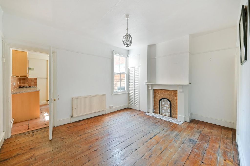 Property photo 2 of 13