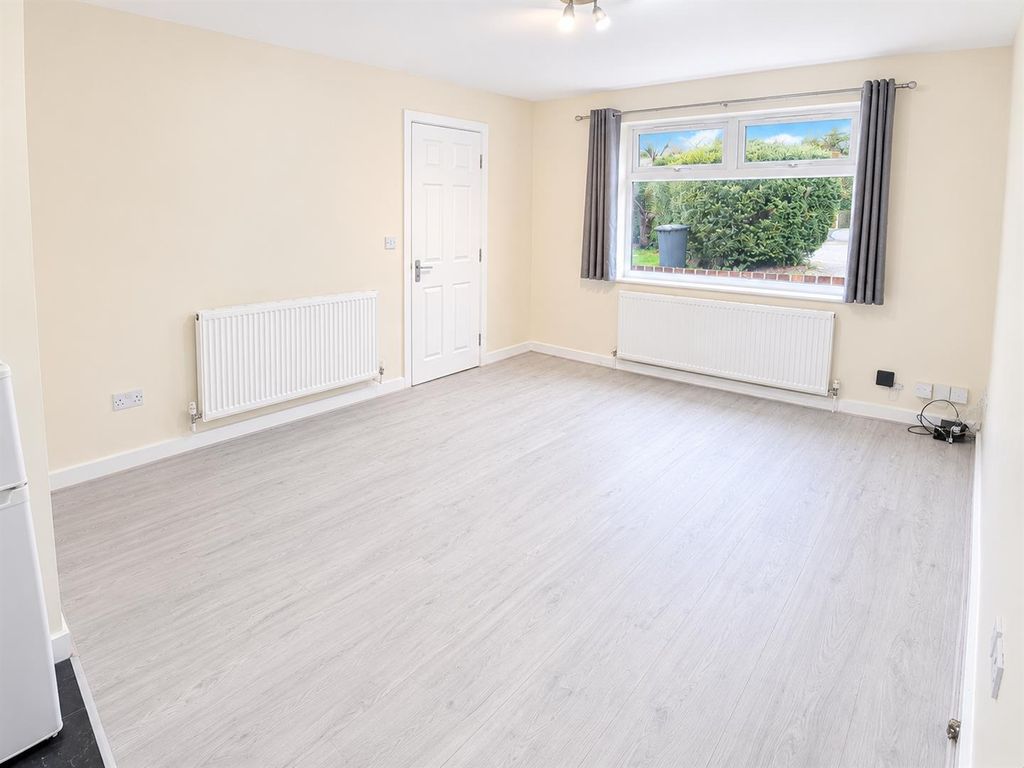 Property photo 2 of 12 Bright And Spacious Empty Living Room...