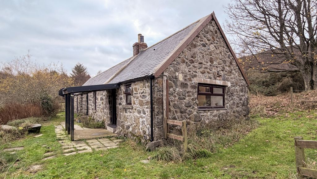 Property photo 1 of 30 Exterior Gable End