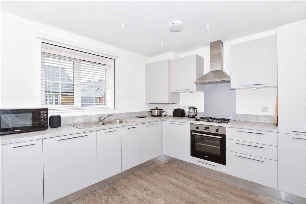 Property photo 3 of 7 Kitchen