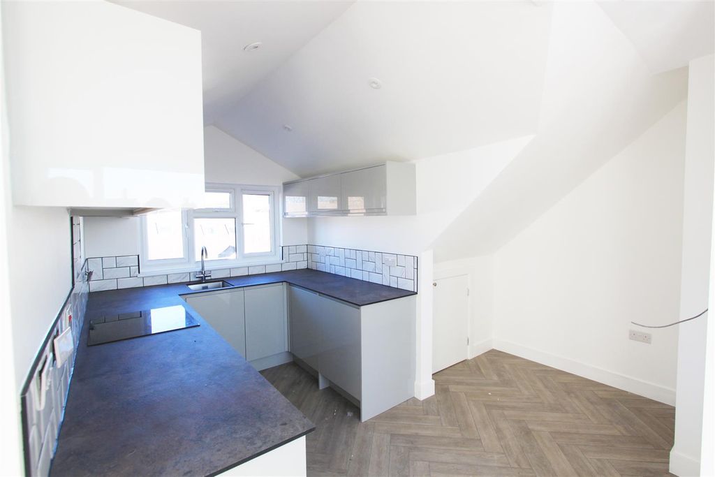 Property photo 3 of 11 Kitchen - 1.Jpg