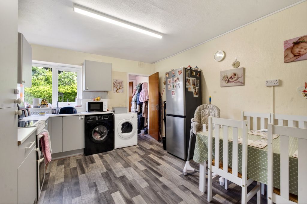 Property photo 3 of 11 Kitchen Dining Room (3)