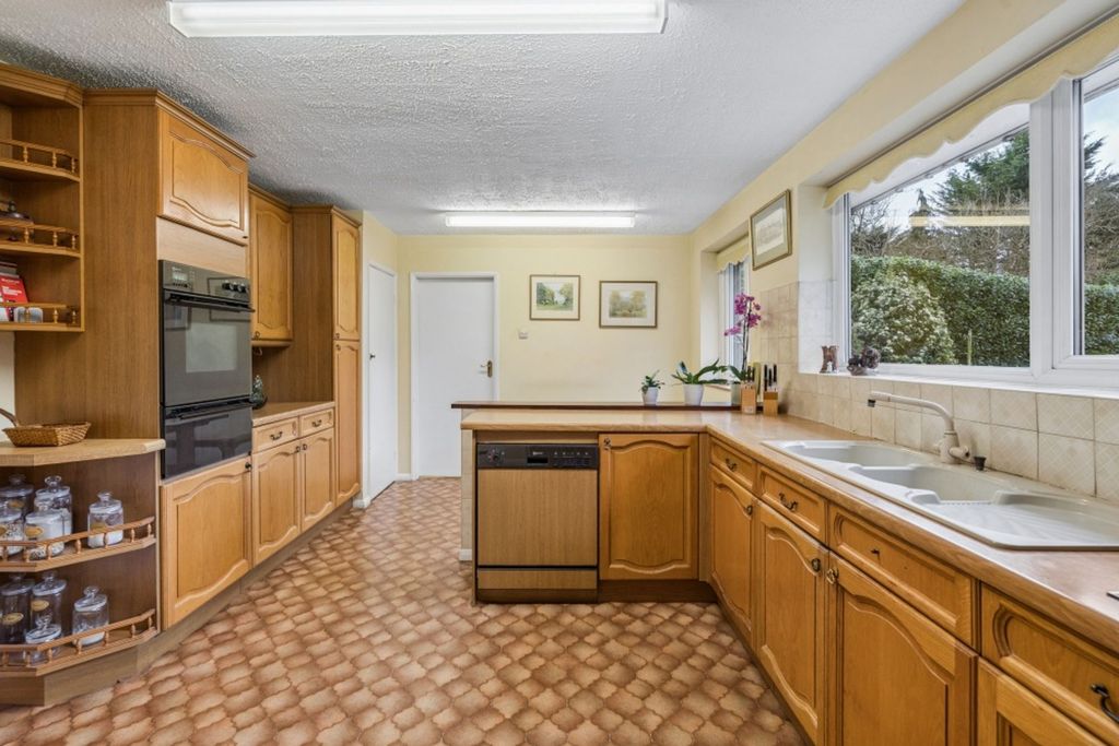 Property photo 3 of 35