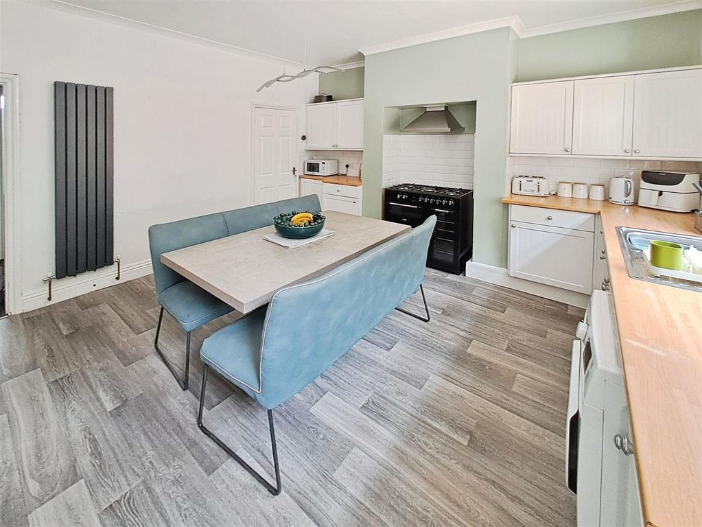 Property photo 3 of 10 Kitchen/Diner