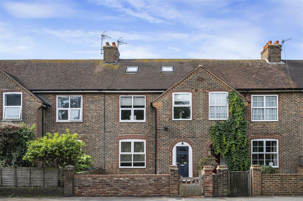 Property photo 1 of 21 Front