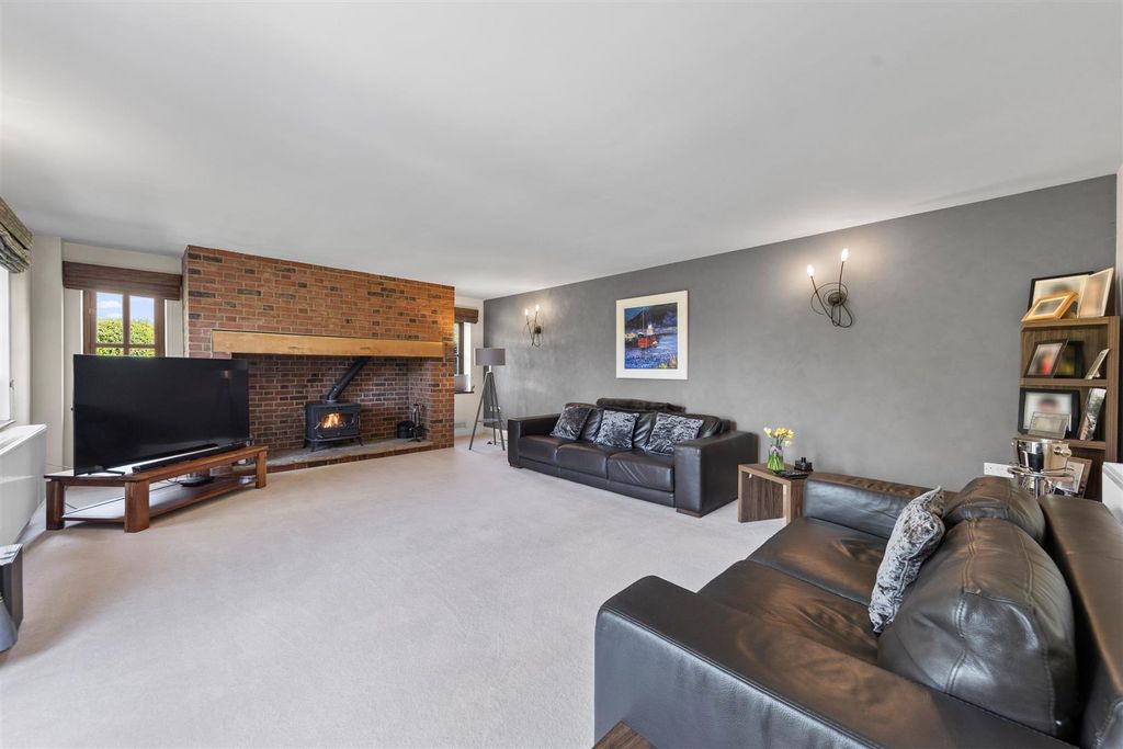 Property photo 3 of 42