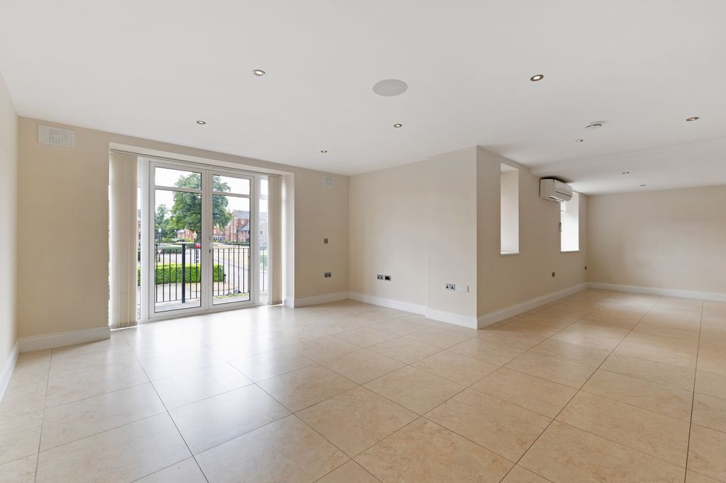 Property photo 1 of 27