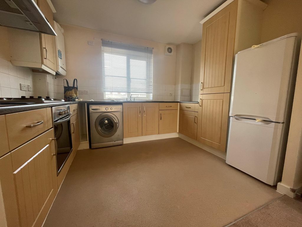 Property photo 3 of 7 Kitchen