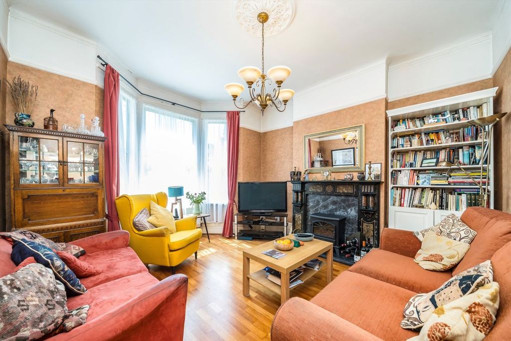 Property photo 2 of 10