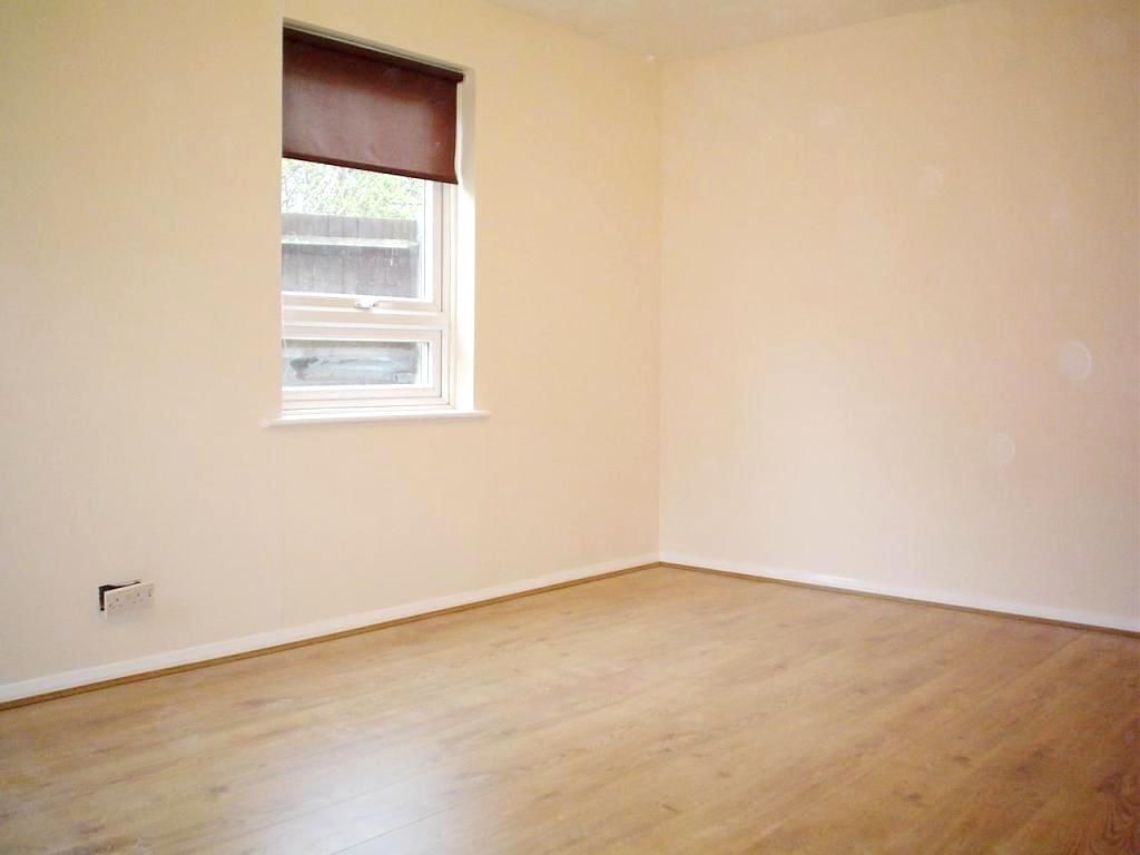 Property photo 3 of 6 Living Area