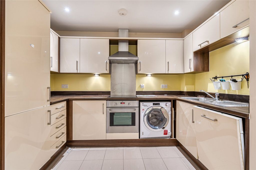 Property photo 2 of 14 Picture No. 08