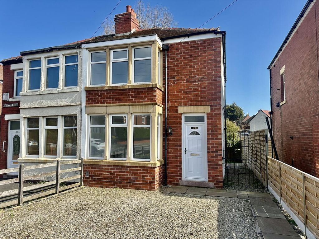 Property photo 1 of 8 Outside