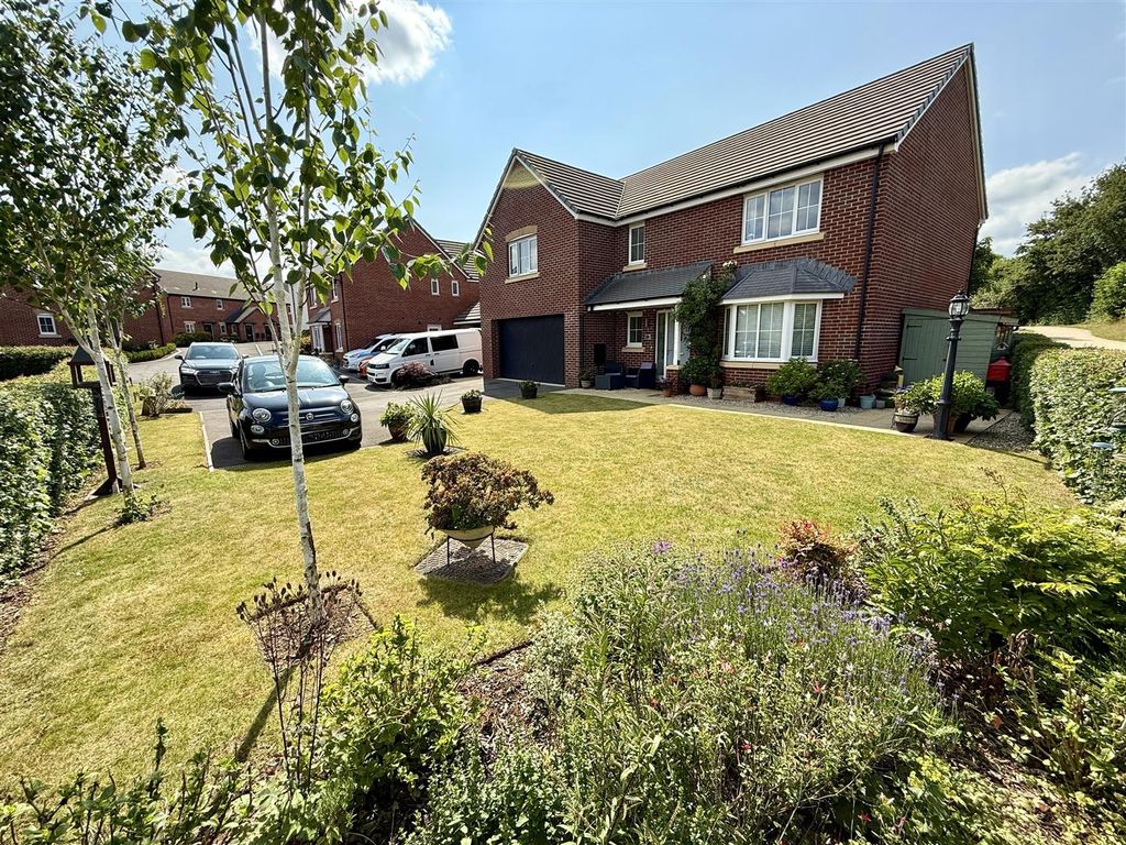 Property photo 1 of 30
