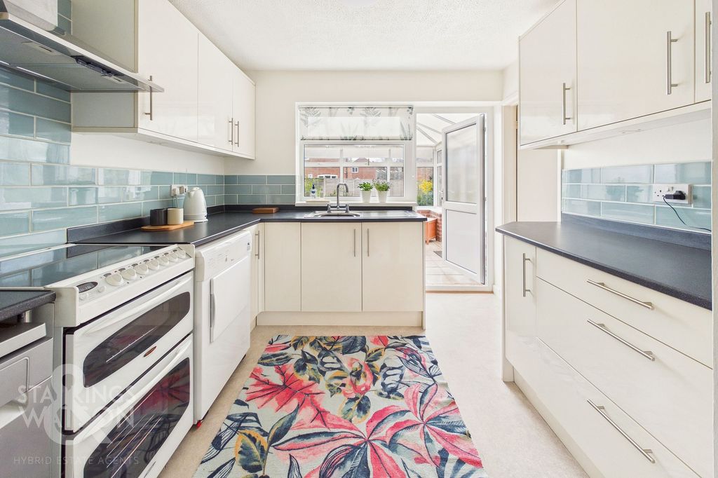 Property photo 3 of 20